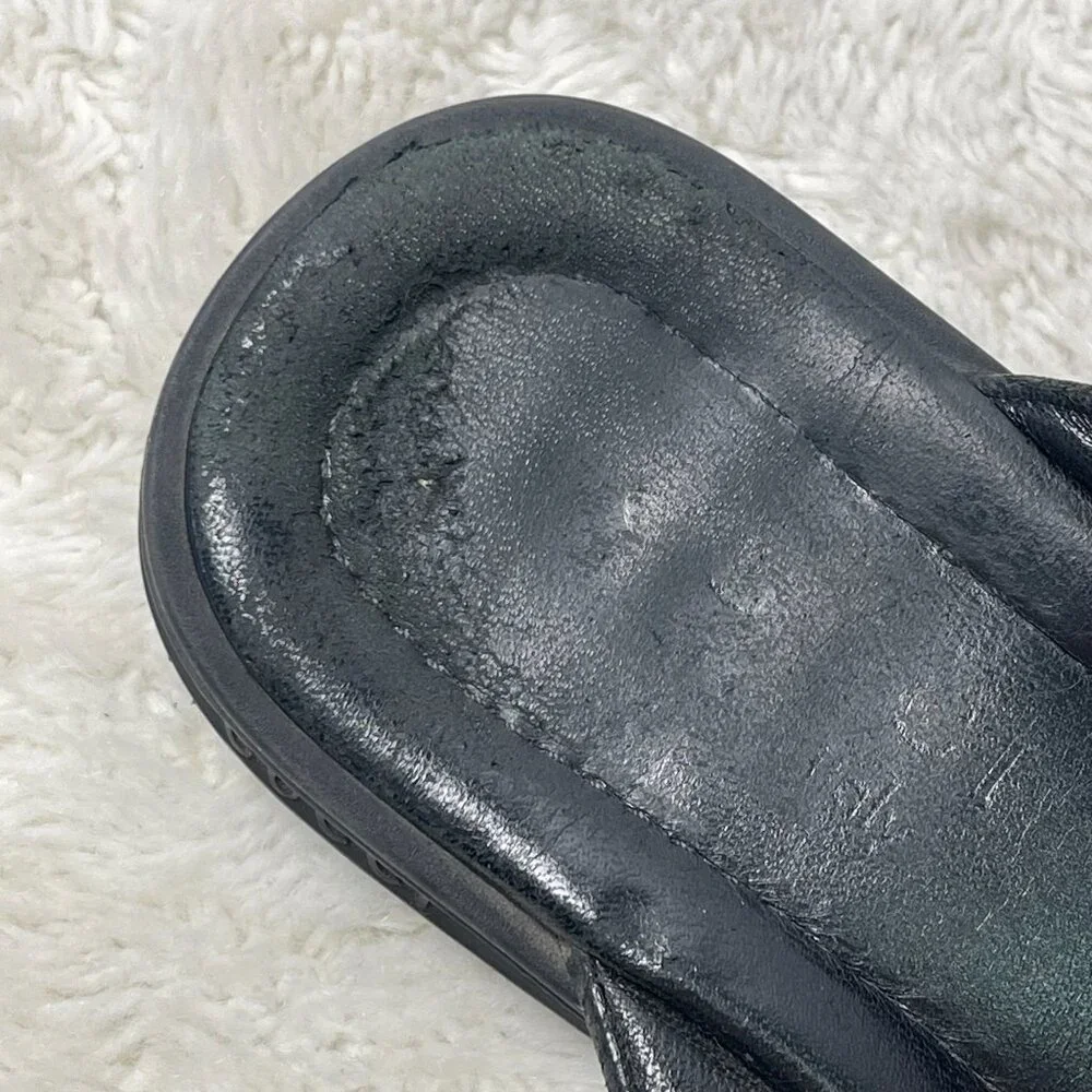 Y2K Vintage Gucci Women's Black Guccissima Leather Flat Thong Sandals Size 6.5/7 - Picture 7 of 11